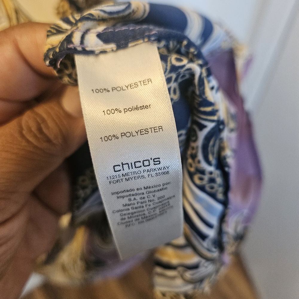 Chic Women's Patterned Blouse - image 3